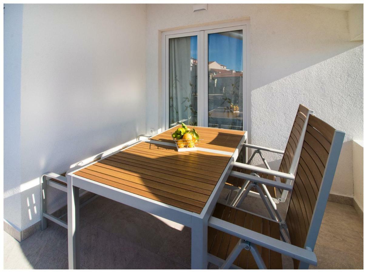 Apartman Sissy Primosten Bagian luar foto